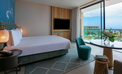 1 King Bed Ocean View Club Access