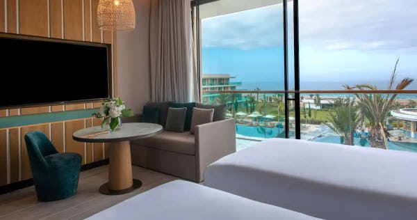 2 Twin Beds Ocean View Club Access