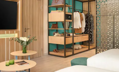 2 Twin Beds Partial Ocean View