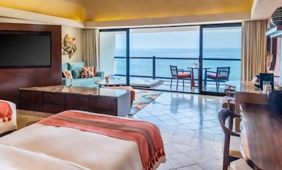 CLUB OCEAN FRONT HOT TUB DOUBLE