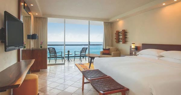 hyatt-ziva-puerto-vallarta-ocean-view-balcony-king-01_7964