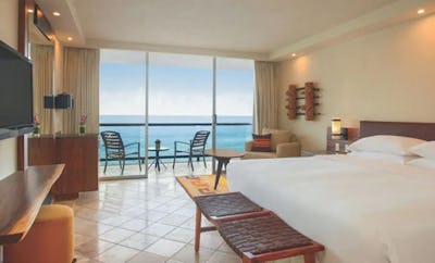 OCEAN VIEW BALCONY KING