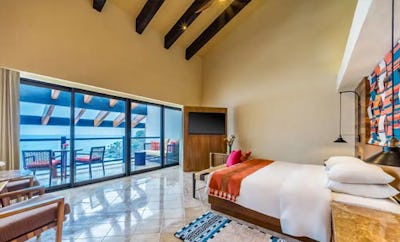 ONE BEDROOM PLUNGE POOL SUITE KING