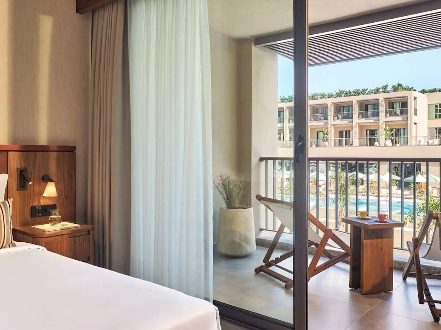hyde-bodrum-general-admission-twin-with-pool-view_13729