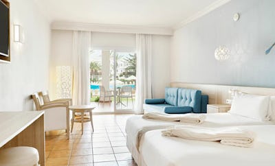 POOL-VIEW FAMILY ROOM