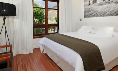 GARDEN-VIEW SUPERIOR