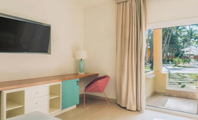 JUNIOR SUITE POOL ACCESS