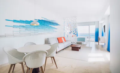 Junior Suite Ocean Front Corner