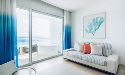 Junior Suite Ocean Front Pure Wellness