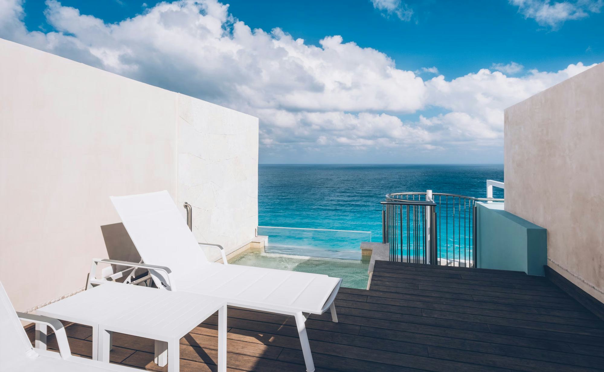iberostar-selection-coral-cancun-mexico-junior-suite-ocean-front-roof-top_11100