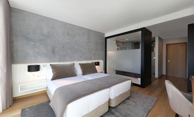 SUPERIOR FAMILY ROOM