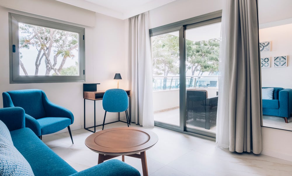 Sea-View Family Suite