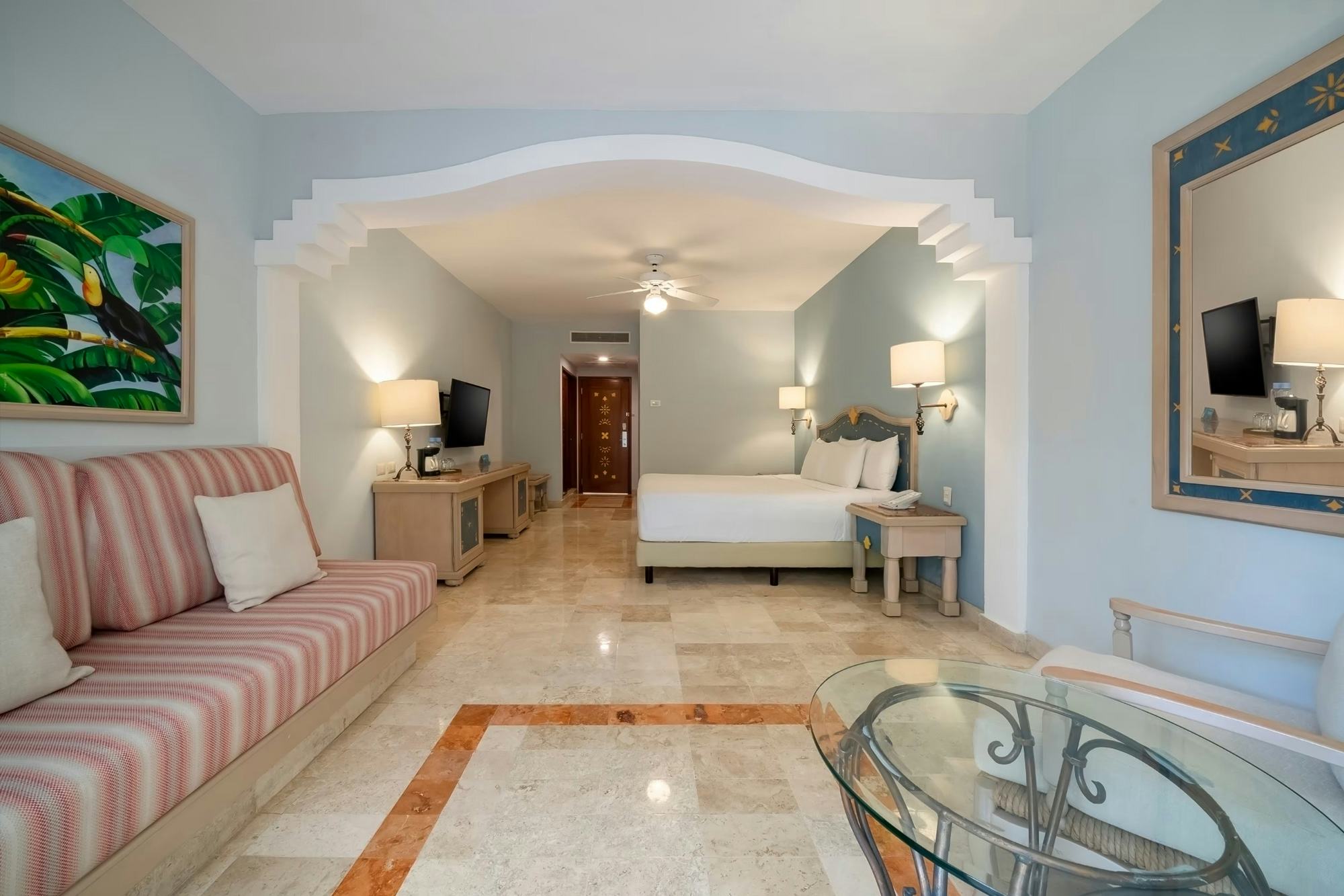 iberostar-waves-paraiso-del-mar-mexico-junior-suite-near-pool_11088