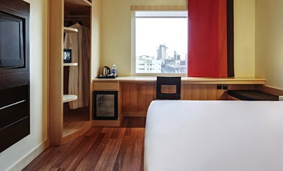 Room with 1 double bed equipped with the new bedding