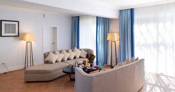 ic-hotel-residence-bali-lake-deluxe-villa-02_10927