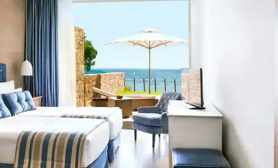 TWO BEDROOM BUNGALOW SUITE BEACHFRONT