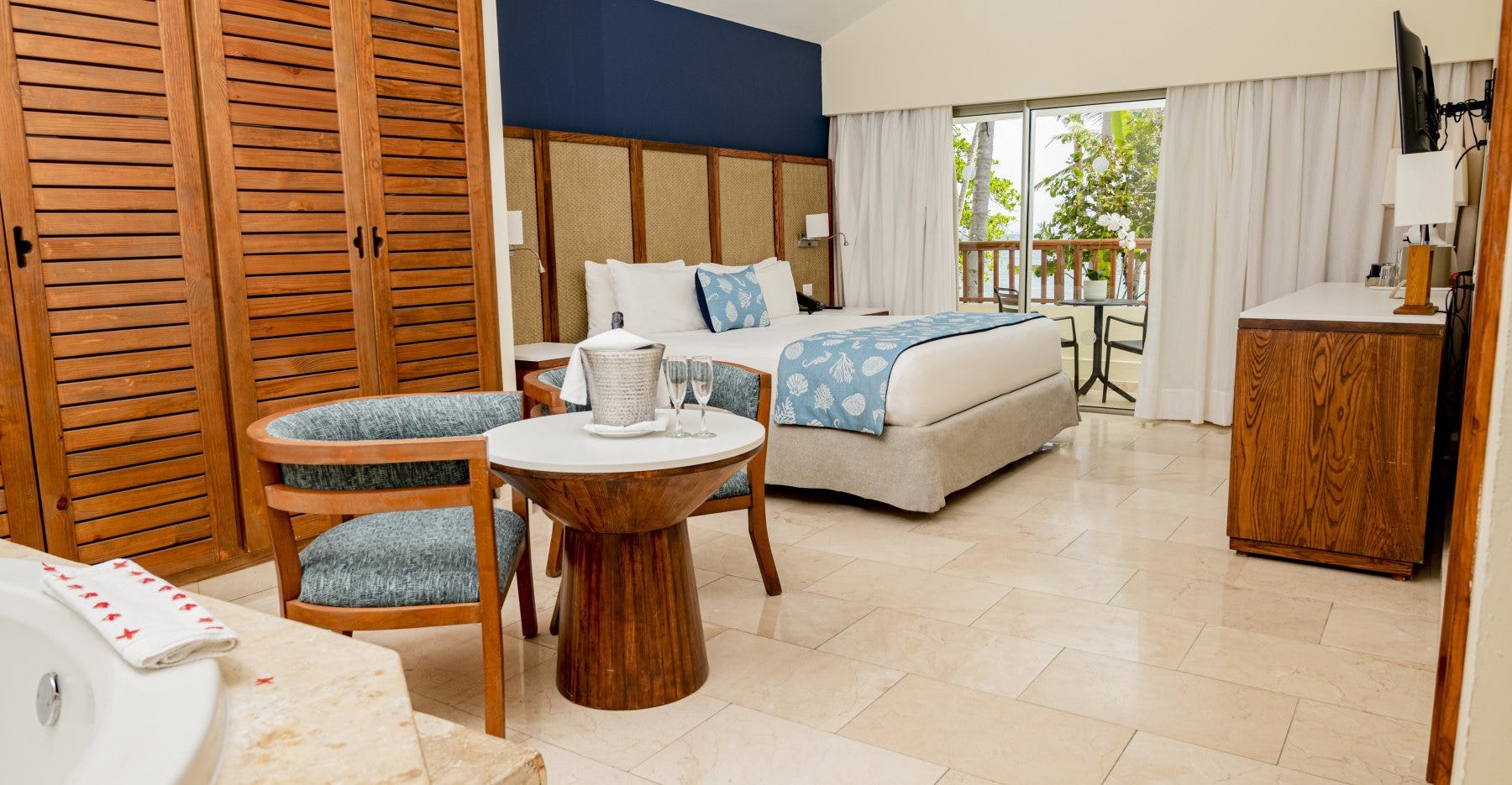 Ocean Front Villa With Jacuzzi