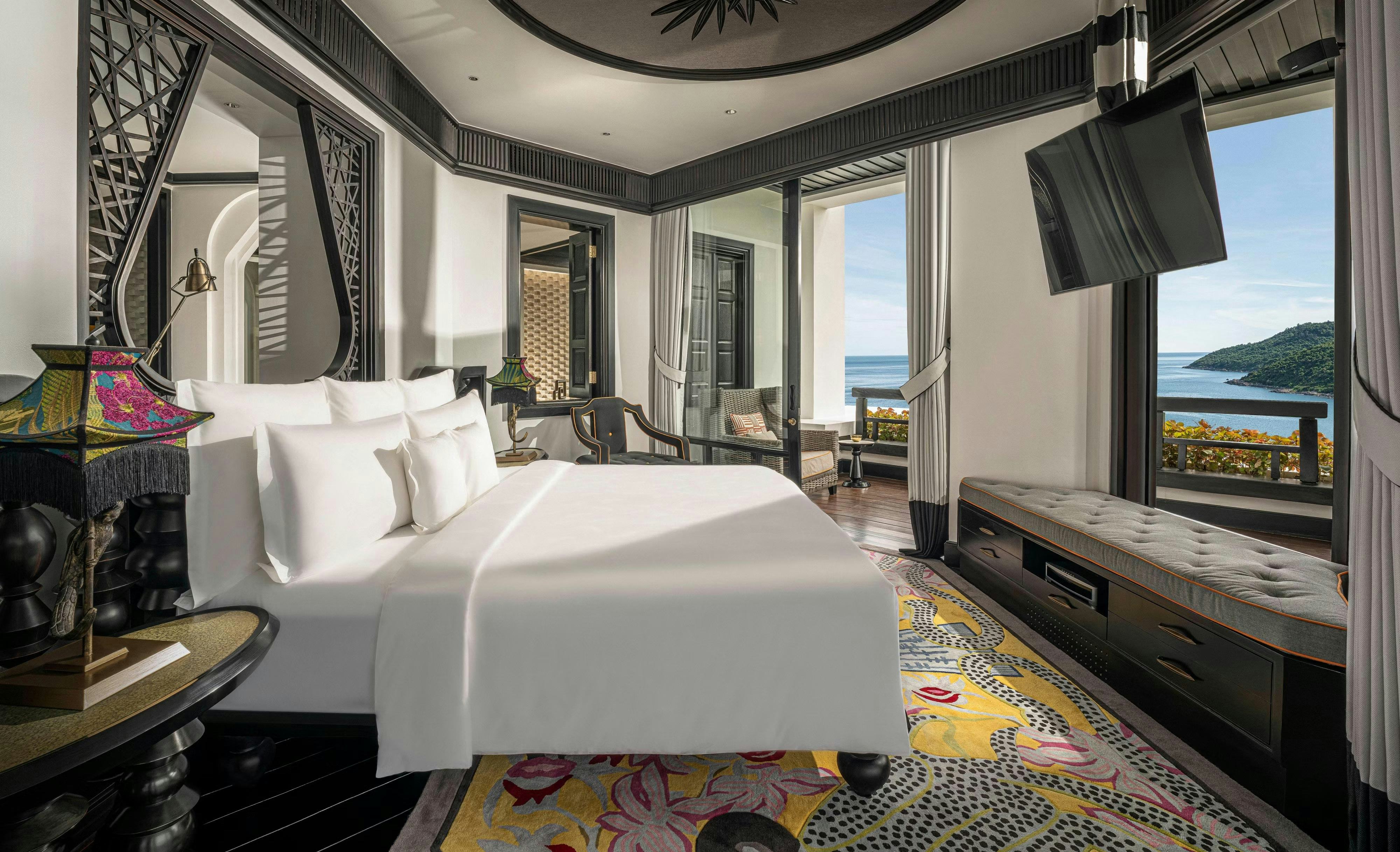 intercontinental-danang-sun-peninsula-resort-danang-vietnam-1-king-club-suite-panoramic-ocean-view_4920