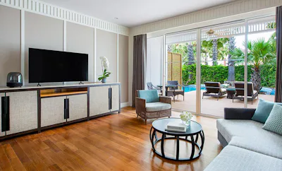 1 BEDROOM PRIVATE POOL SUITE CLUB LOUNGE ACCESS