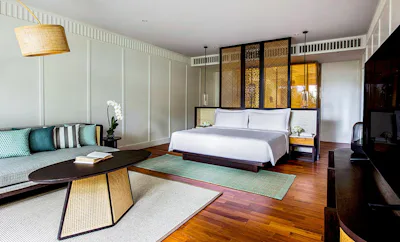 1 BEDROOM PRIVATE POOL SUITE CLUB LOUNGE ACCESS