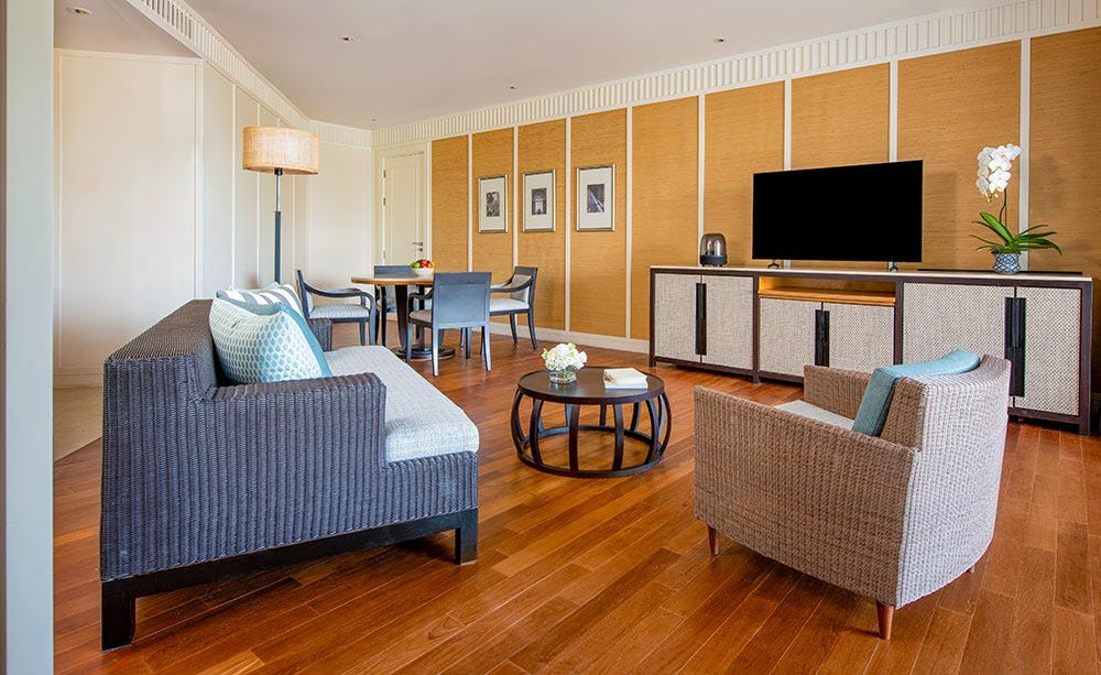 intercontinental-hua-hin-resort-by-ihg-1-bedroom-suite-pool-view-club-lounge-access-02_13673