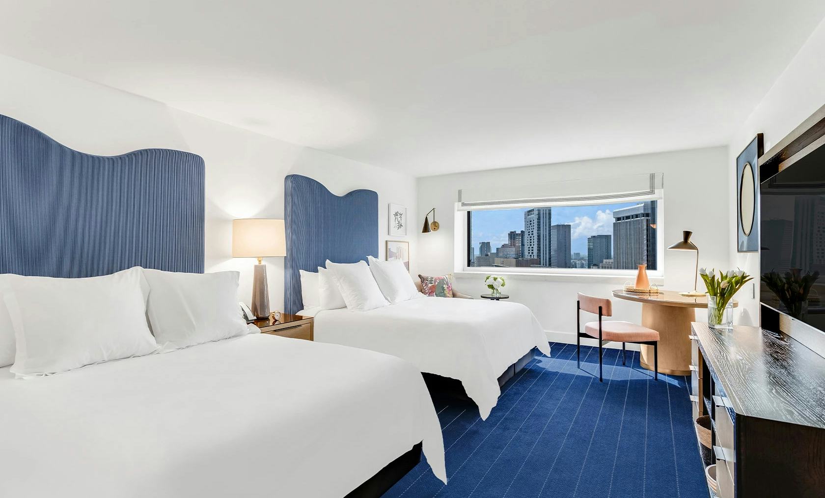 2 Queen Classic Skyline View