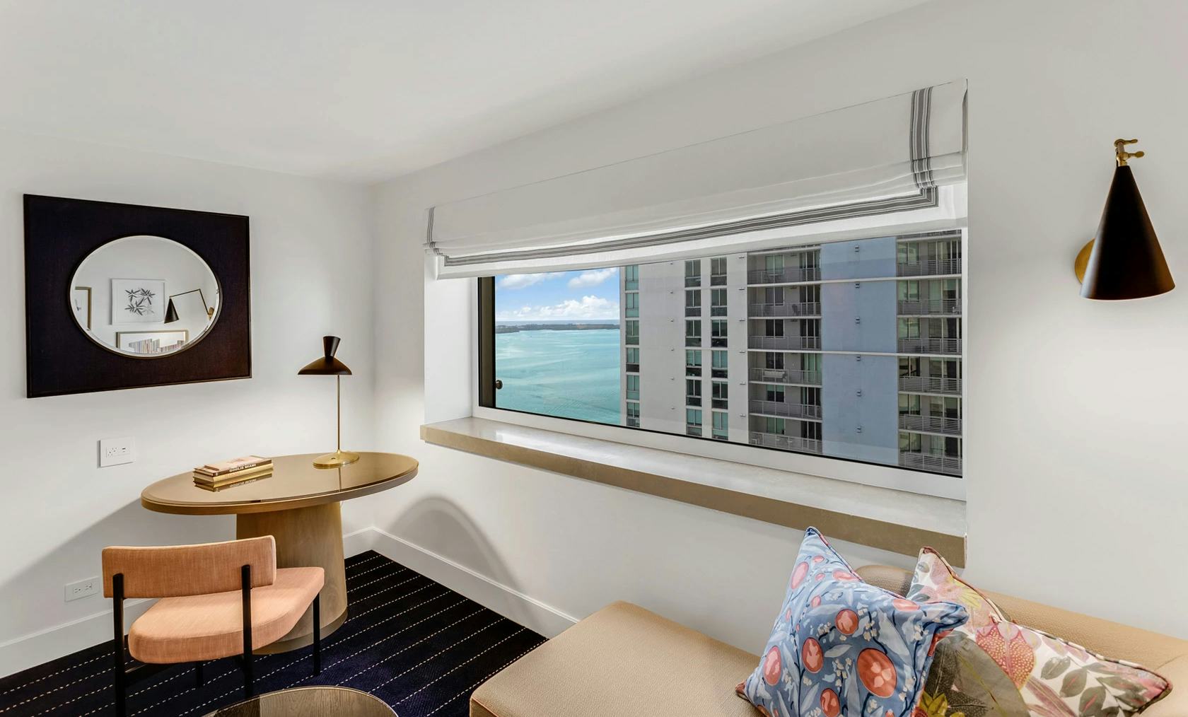 King Classic Partial Bay View