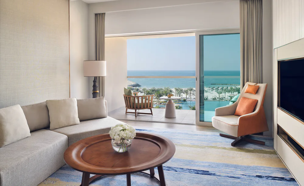 intercontinental-ras-al-khaimah-mina-al-arab-resort-and-spa-one-bedroom-suite-club-infinity-ocean-view-01_11169
