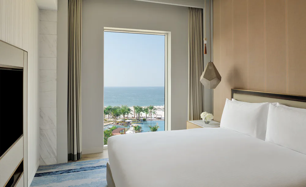 intercontinental-ras-al-khaimah-mina-al-arab-resort-and-spa-one-bedroom-suite-club-infinity-ocean-view-02_11169