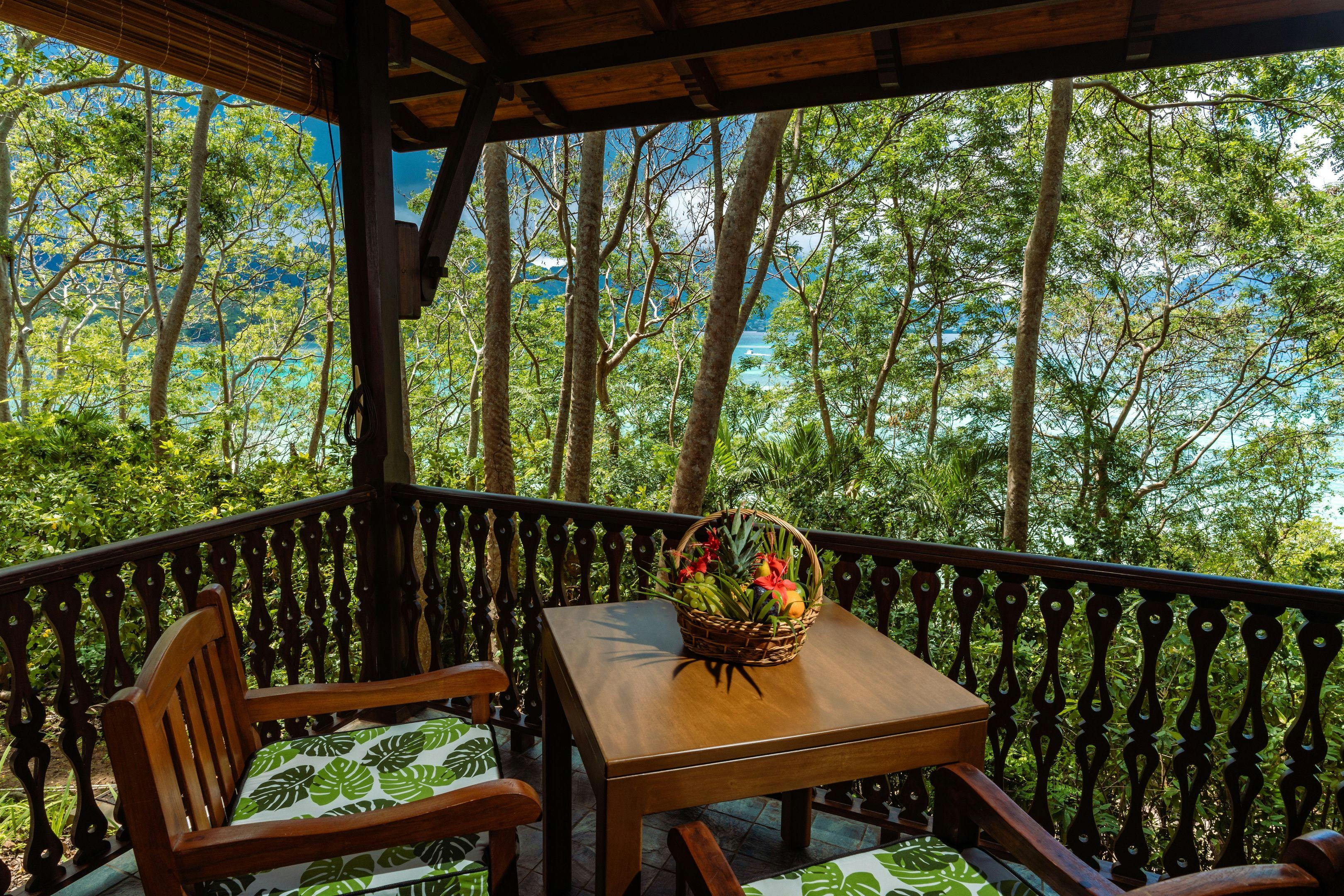 ja-enchanted-island-resort-seychelles-hilltop-lodge-room-02_5366