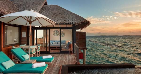 ja-manafaru-maldives-sunset-water-villa-with-infinity-pool-02_5367