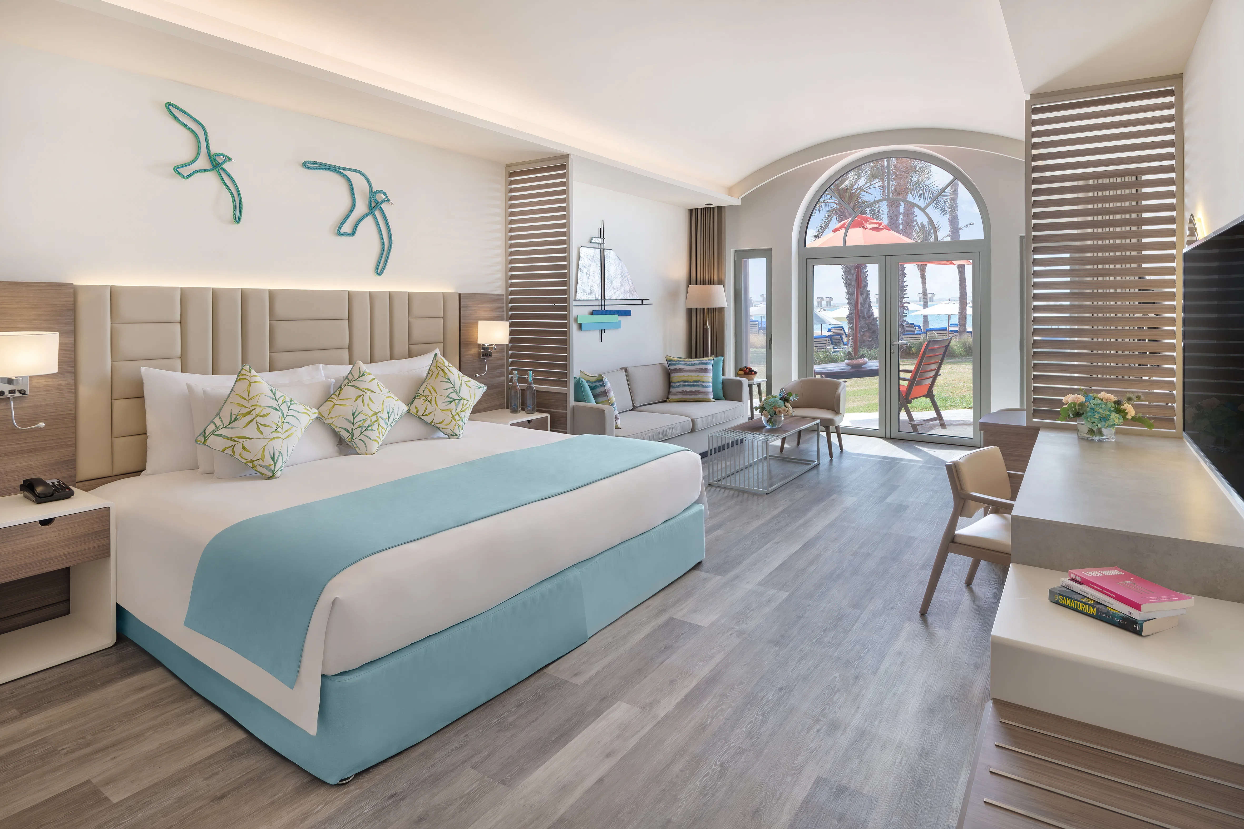 ja-palm-tree-court-dubai-beachfront-terrace-junior-suite_17