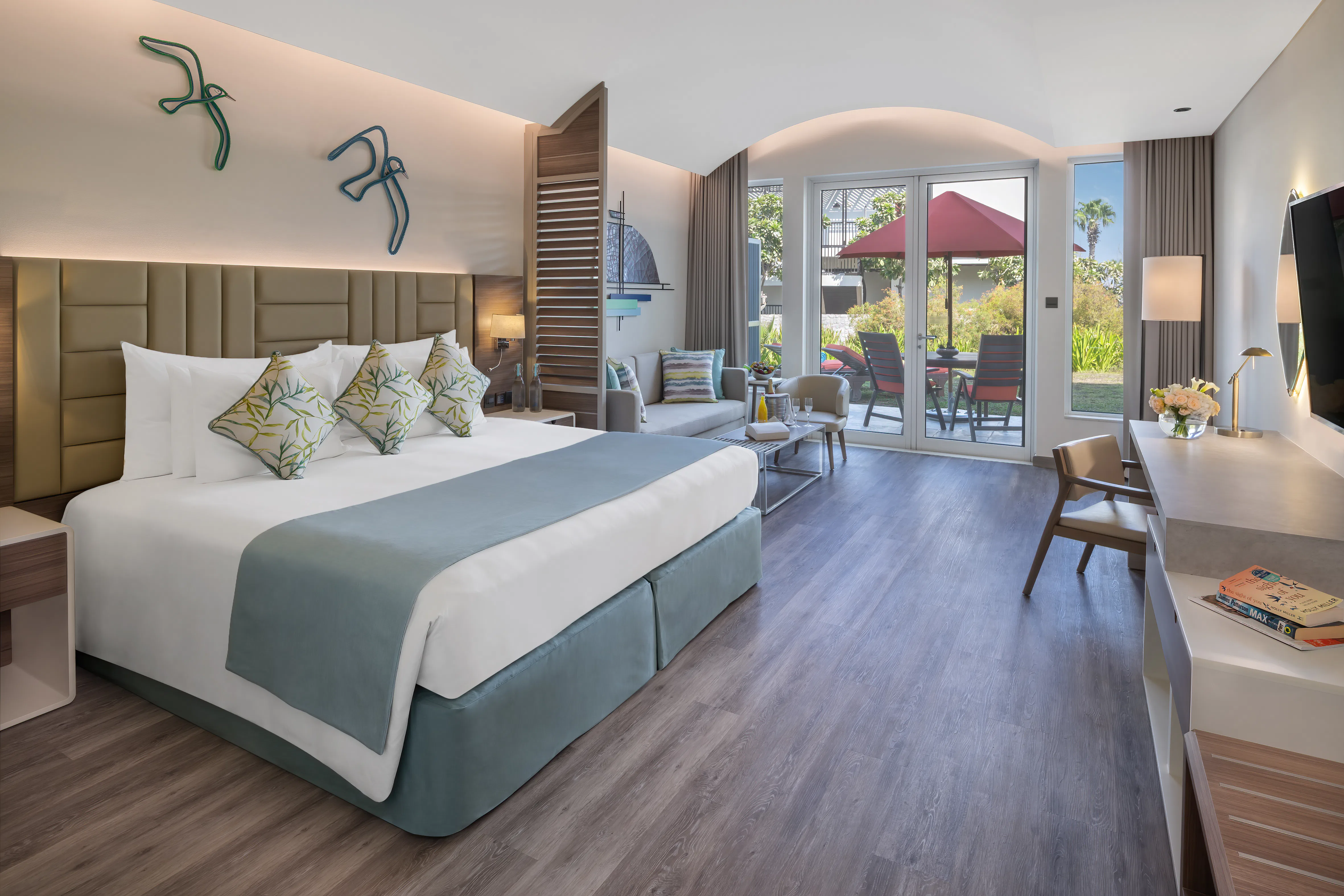 ja-palm-tree-court-dubai-garden-terrace-junior-suite_17