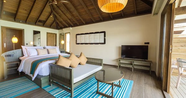 jawakara-islands-maldives-water-pool-villa-01_12421