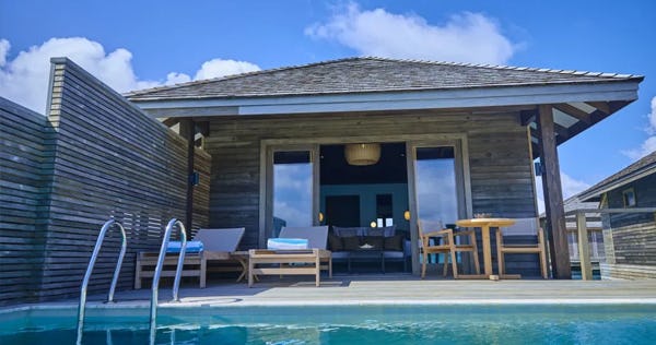 jawakara-islands-maldives-water-pool-villa-02_12421