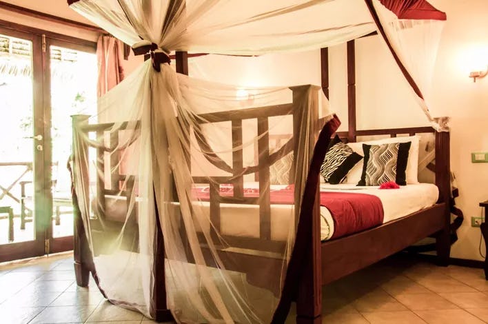 Deluxe Family, King and Twin Bed, Garden View