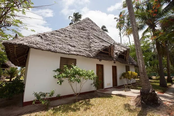 Deluxe Family, King and Twin Bed, Garden View