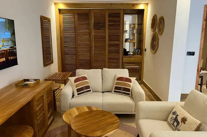 Superior, King or Twin Bed, Ocean Front View