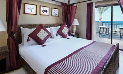 Junior Suite, Queen Bed, Pool or Sea View