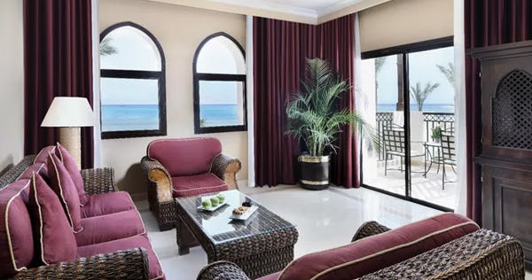 Junior Suite, Queen Bed, Pool or Sea View