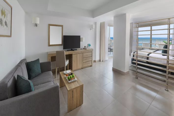 Executive Suite, Queen Bed, Sea View