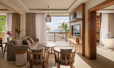 Royal Suite, King Bed, Front Ocean View