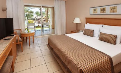 Junior Suite, Queen Bed ,Garden View