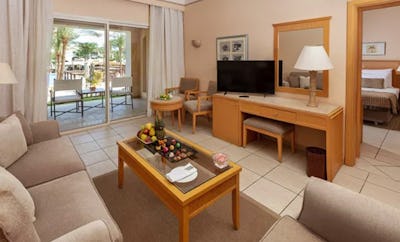 Junior Suite, Queen Bed ,Garden View