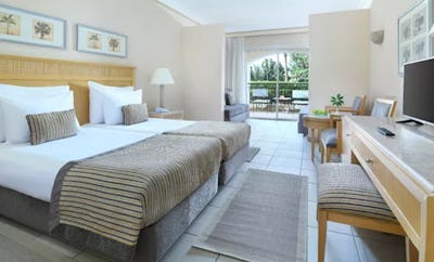 Superior Family, Queen or Twin Bed,Garden view