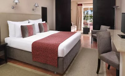 Family Deluxe, Queen or Twin Bed ,Garden view