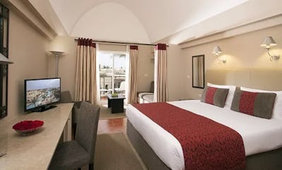 Family, Queen or Twin Bed ,Garden view