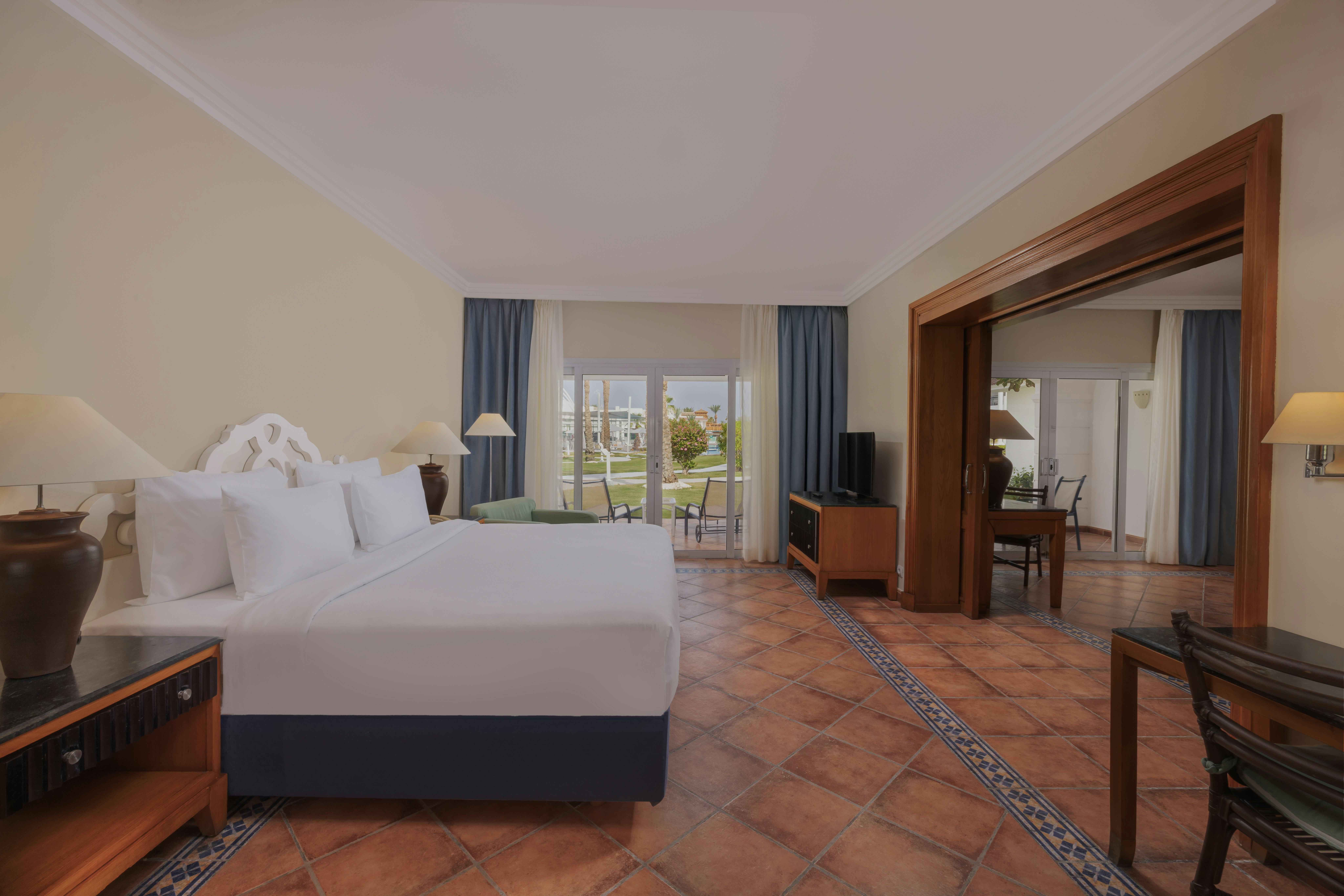 Junior Suite, Queen Bed