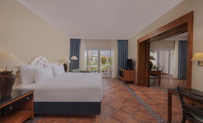 Junior Suite, Queen Bed