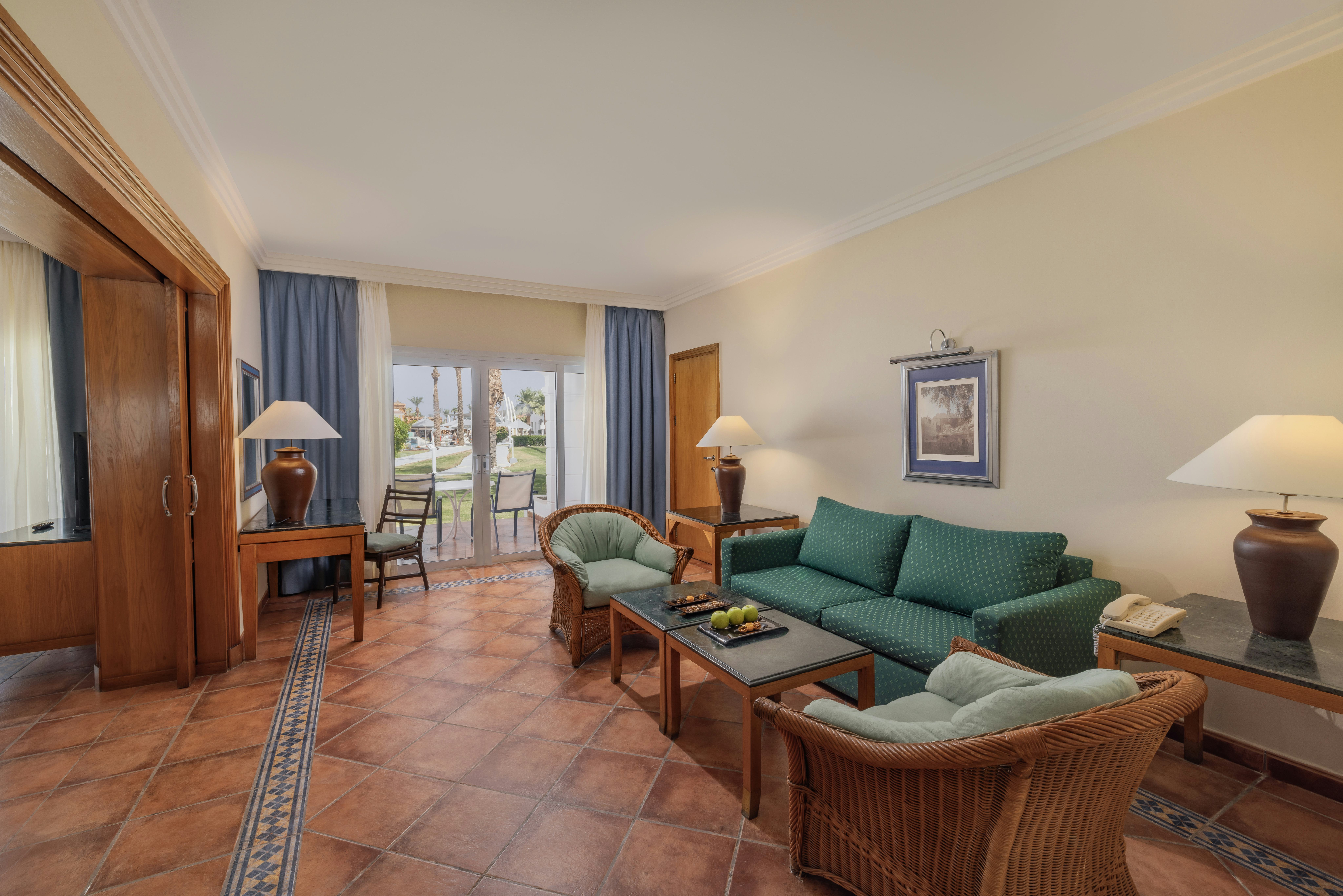 Junior Suite, Queen Bed